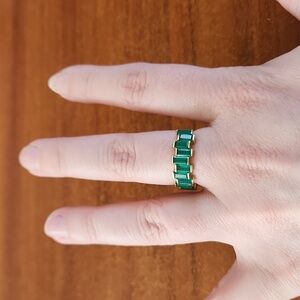 Elegant Gold and Green Onyx Ring Size 7